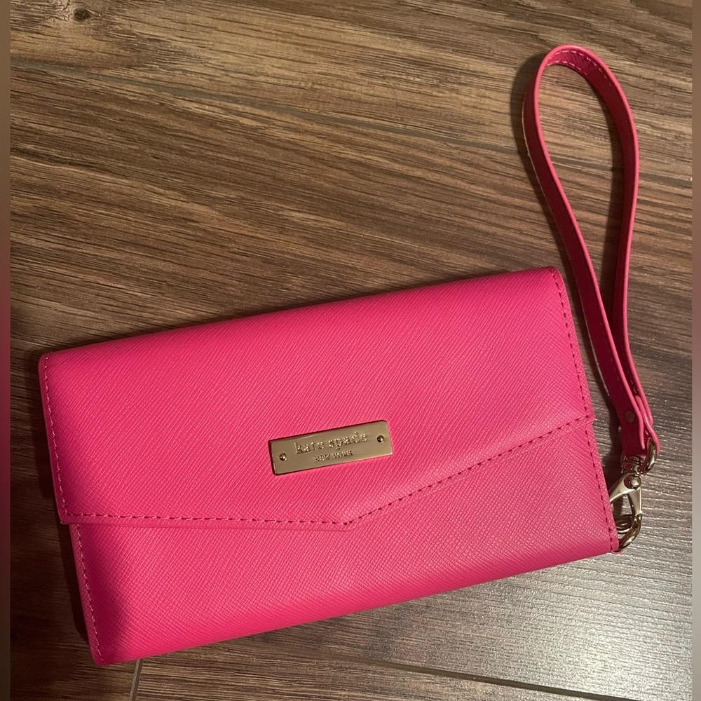 NWT Kate Spade Saffiano Wristlet 🩷